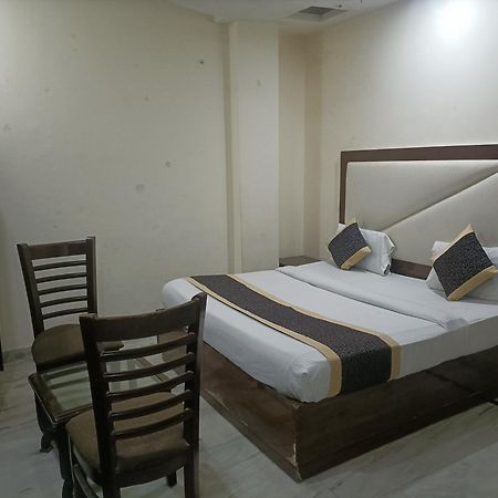 Hotel Ringer New Delhi Buitenkant foto