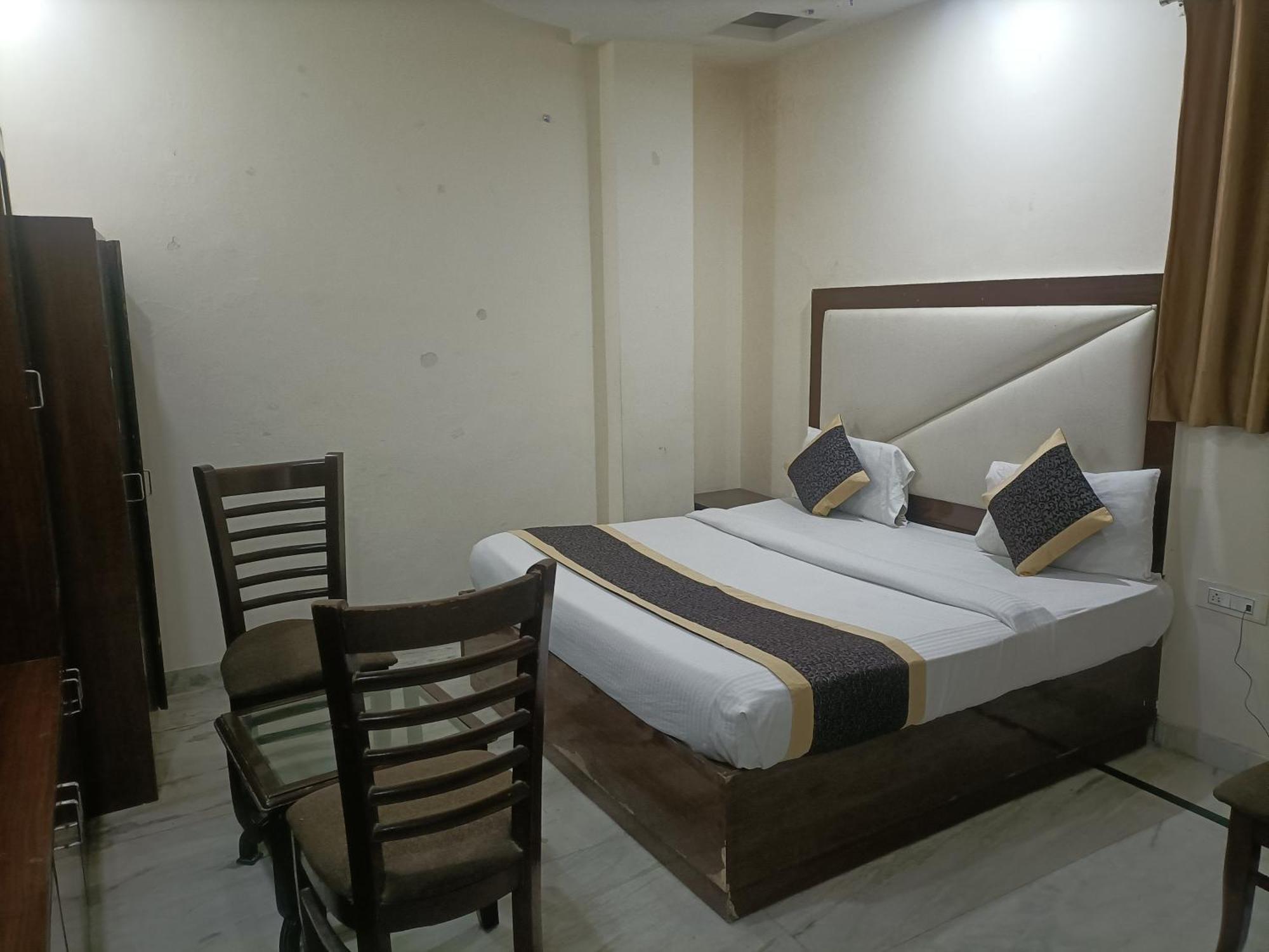 Hotel Ringer New Delhi Buitenkant foto