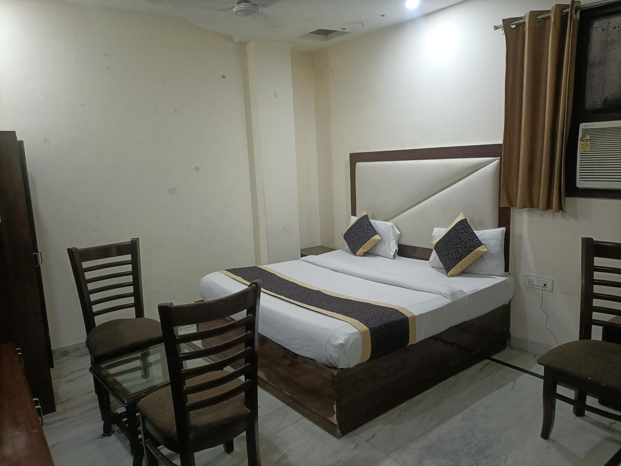Hotel Ringer New Delhi Buitenkant foto