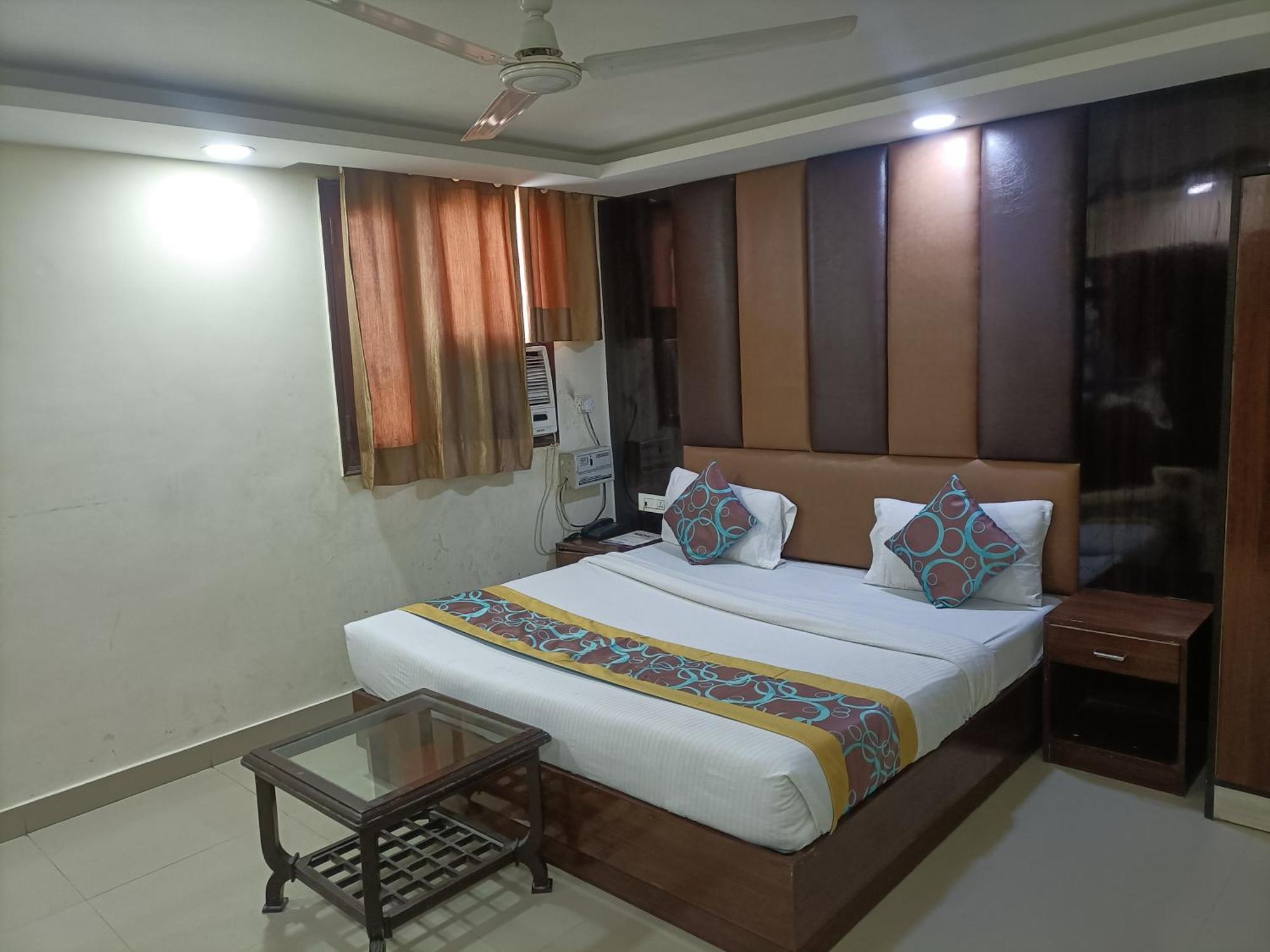 Hotel Ringer New Delhi Buitenkant foto